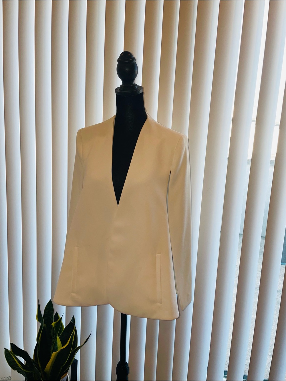 Zara Woman Cream Blazer with open arm Detail - Picture 4 of 6